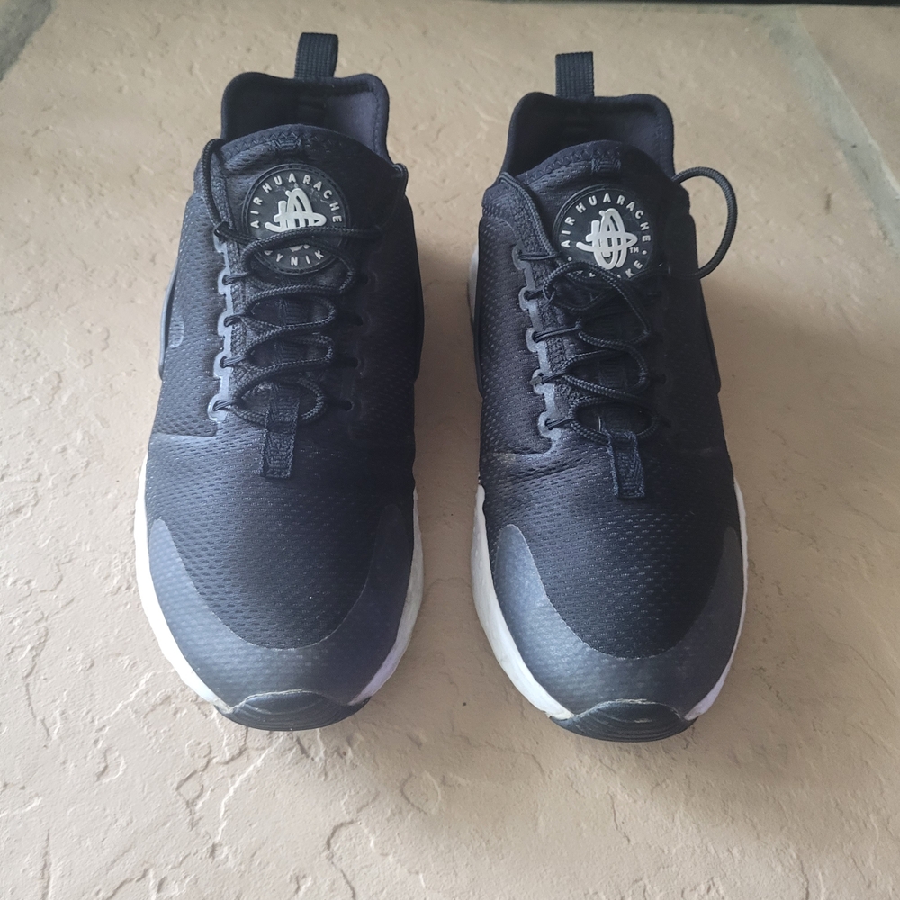 Size 8 Nike Air Huarache Ultra Black White Women Sneakers